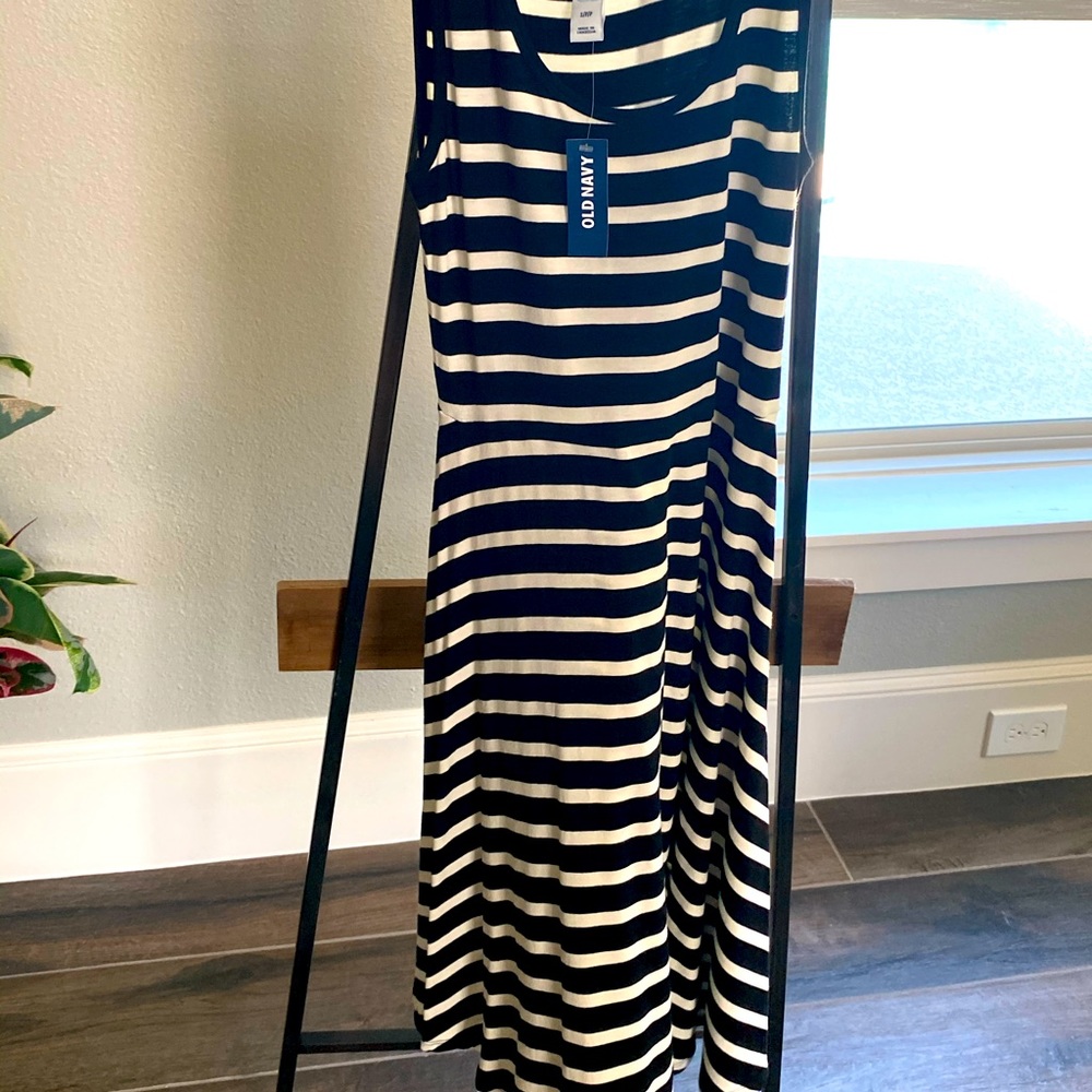 Old Navy- NEW Sleeveless cotton dress